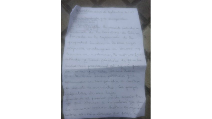 Chapas, una chimenea y materia fecal, todo termina en su patio